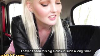 Crazy cabbie publicly riding and blows her lucky passenger