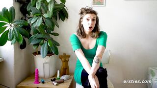 Jane Dig Anal Stimulation While Rubbing Her Vagina