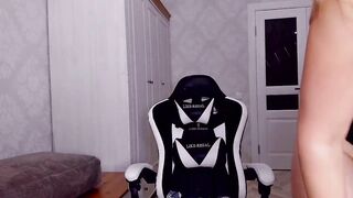 Russian bimbos shows her cunt and ass plug