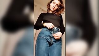 Babe cunt with mouth gets naked