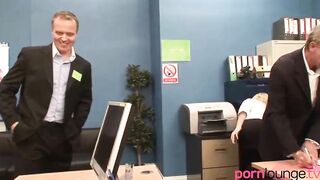 Blondes inside office fourway offer oral sex to shlong