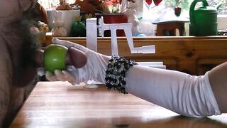 DivaXL using an apple to jerk him off