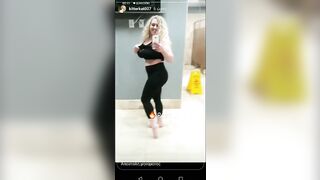 Hude natural boobs on gym,,,