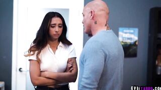 Creepy professor Derrick Pierce is also Kiarra Kais dad.He always