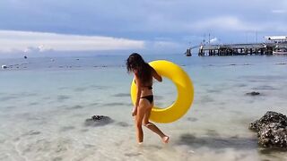 Playful Lovers Using Anal Plug To Enjoy Into Outdoors Beach