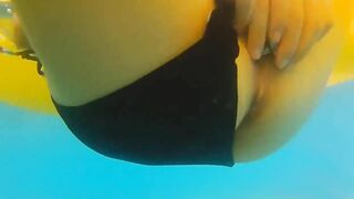Playful Lovers Using Anal Plug To Enjoy Into Outdoors Beach