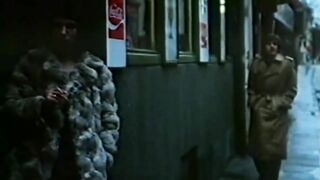 DIe Masche mit dem Schlitz (1980, classic German)