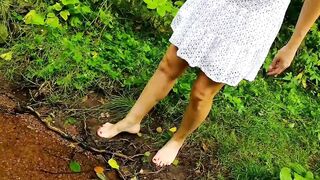 What My Cousin Wears Upskirt - Mom No Underwear -