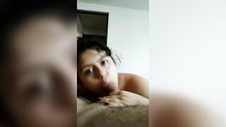 Esposa madura dando una mamada