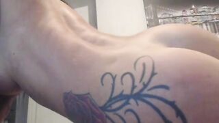 proper female bodybuilder webcam