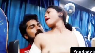 Love Sex Into moving Bus