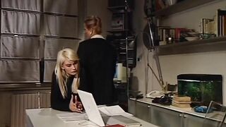 older hag lickin twat Hot blonde