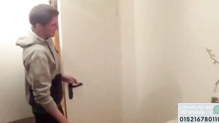 StiefSohn erwischt Mutter mit Freundin und fickt beide