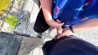 Extrem risky outdoor hand job at lake - People really close