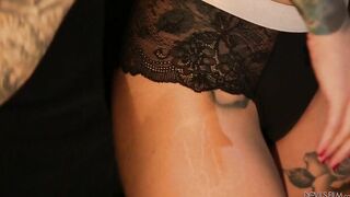 chick with tatoos
