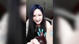 Sex Toy inside the hands of Girlfriend