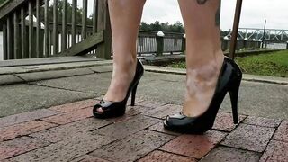 PEEP FEET