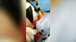 Baise a trois dans une tente au camping !