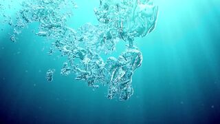 Underwater bj goes 2 way