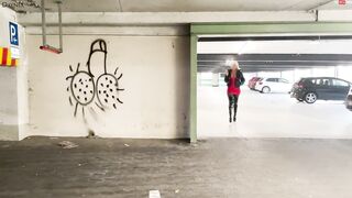 Die Latexnutte angepisst und Anal genommen
