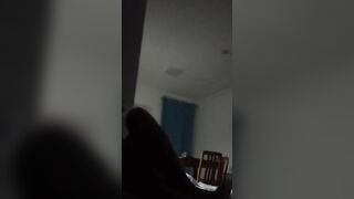 Tuga mamalhuda a gemer com o pau no cu