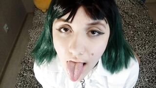 erotic little bitch begs to screwed her snatch