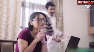Ies Educated chick Ne Nokar Se Gaand Marvaayi