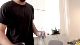 HUNT4K. Bro counts cash while best friend is fucking his
