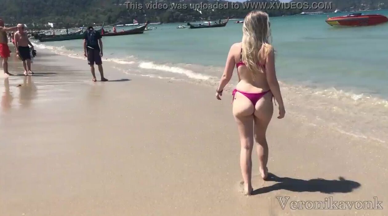 Love4Porn Presents Blonde voyeur into the beach