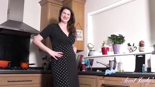 AuntJudys - Tall 35yo mom Felicity give you JOI inside
