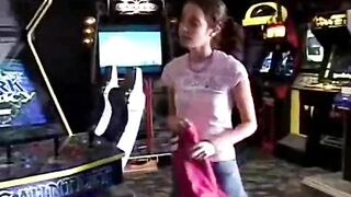 Eighteen finger bang herself inside her vehicle