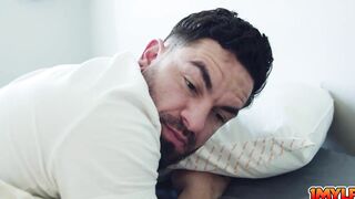 Stepsons huge dick goes inside and out of his stepmoms
