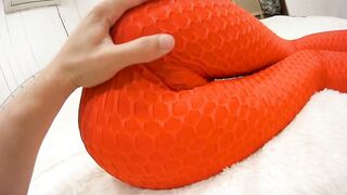 Young cougar with a Bubble Ass Loves to Rides a Fat Dick