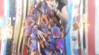 Beauty puja babe dance