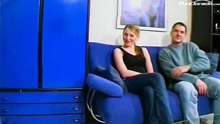 Privater Porno von Paar mit bester Freundin