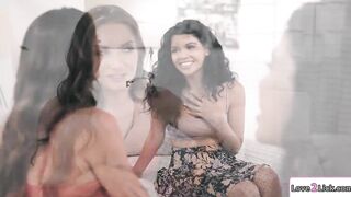 Roommates enjoy a blindfolded 3some