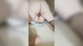Bimbo wifey spreads her legs for neighbour