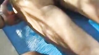 Un gode vraiment enorme pour sa copine