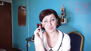 Red lipstick making out pose by Regina Noir. classic retro