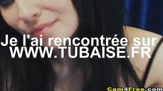 Brunette suce et se prend une belle bite