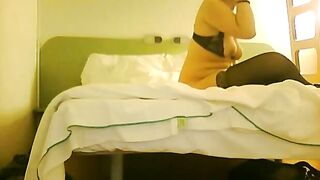 Virginie double creampie anal vaginal a l hotel