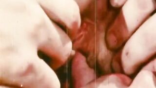 Mamada rica en cama individual con sixty-nine y corrida ardiente