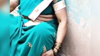 Bhabhi saree navel
