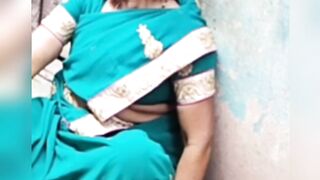 Bhabhi saree navel
