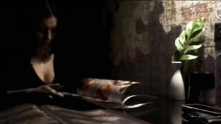 the women blown into a cafe under the table for dinner