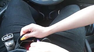 SHE DUCKED INSIDE THE VEHICLE !! THE CUNT WITH MOUTH REFUSED to pay the fare