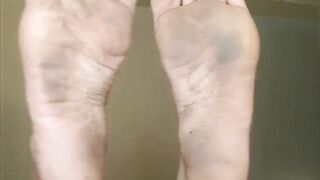 Crazy booty foot