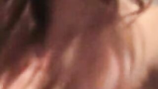 Une allemande rousse delicieuse qui s'eclate
