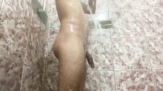 That nice tub to relax, my penis is even soft