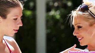 Blonde dyke kisses then facesits bff